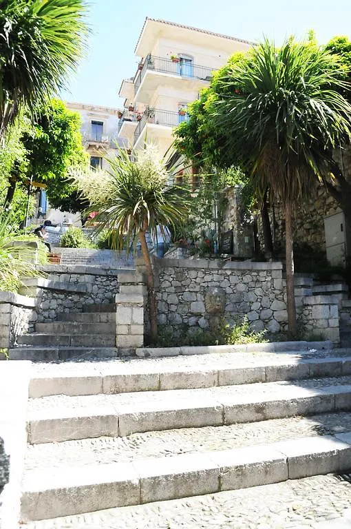 B&B Teatro Greco 39 Taormina Bed & Breakfast